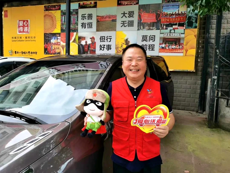 網絡詐騙200元怎么報警_的哥送還手機要200元報酬 失主報警_肯德基200元免費送