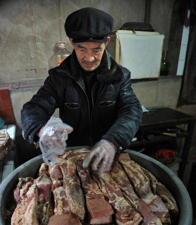 
怎樣才能制作出美味的臘肉？需要注意什么？制作臘肉
