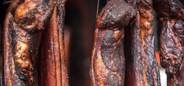 簡單好吃臘肉腌制方法_客家臘肉正宗腌制方法_隴西臘肉的腌制方法