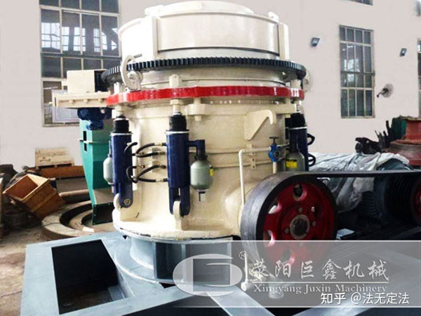 石頭破碎動態圖_破碎錘打不動的石頭_石頭破碎機選購技巧