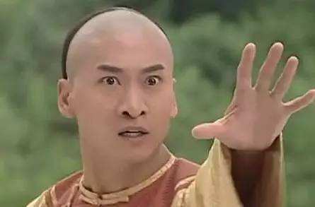 如何看待自己的行為，常常被當(dāng)眾拒絕了，這是多么丟臉