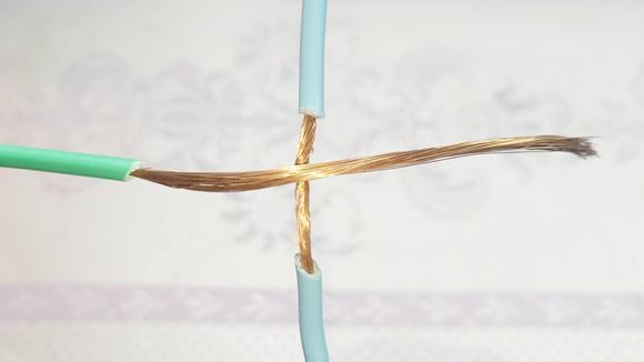 二元期權zz線技巧視頻_線管穿線技巧視頻_管母穿阻尼線