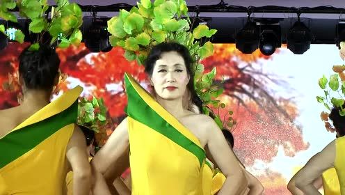 淘寶模特天天奶奶_奶奶退休后做模特_我和奶奶媽媽做