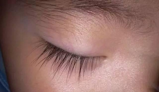 父母睫毛短,小孩睫毛長_怎樣睫毛變密變長方法_眼睫毛變長的天然方法