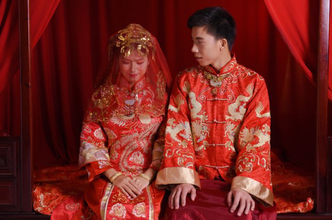 視頻出席自己婚宴當事人舉辦了婚禮_男方出席女方婚宴_確認出席婚宴人數短信