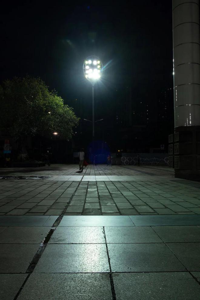 廣角鏡頭拍照技巧_18-55廣角附加鏡頭_廣角定焦拍環境人像鏡頭