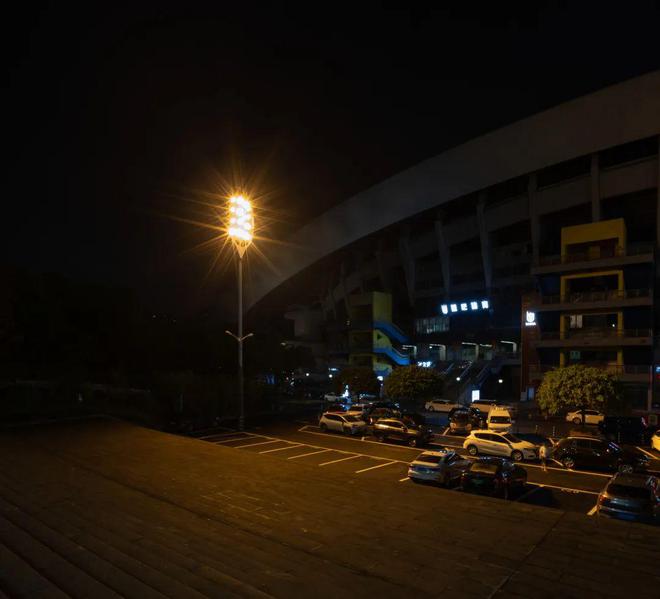 廣角鏡頭拍照技巧_廣角定焦拍環境人像鏡頭_18-55廣角附加鏡頭