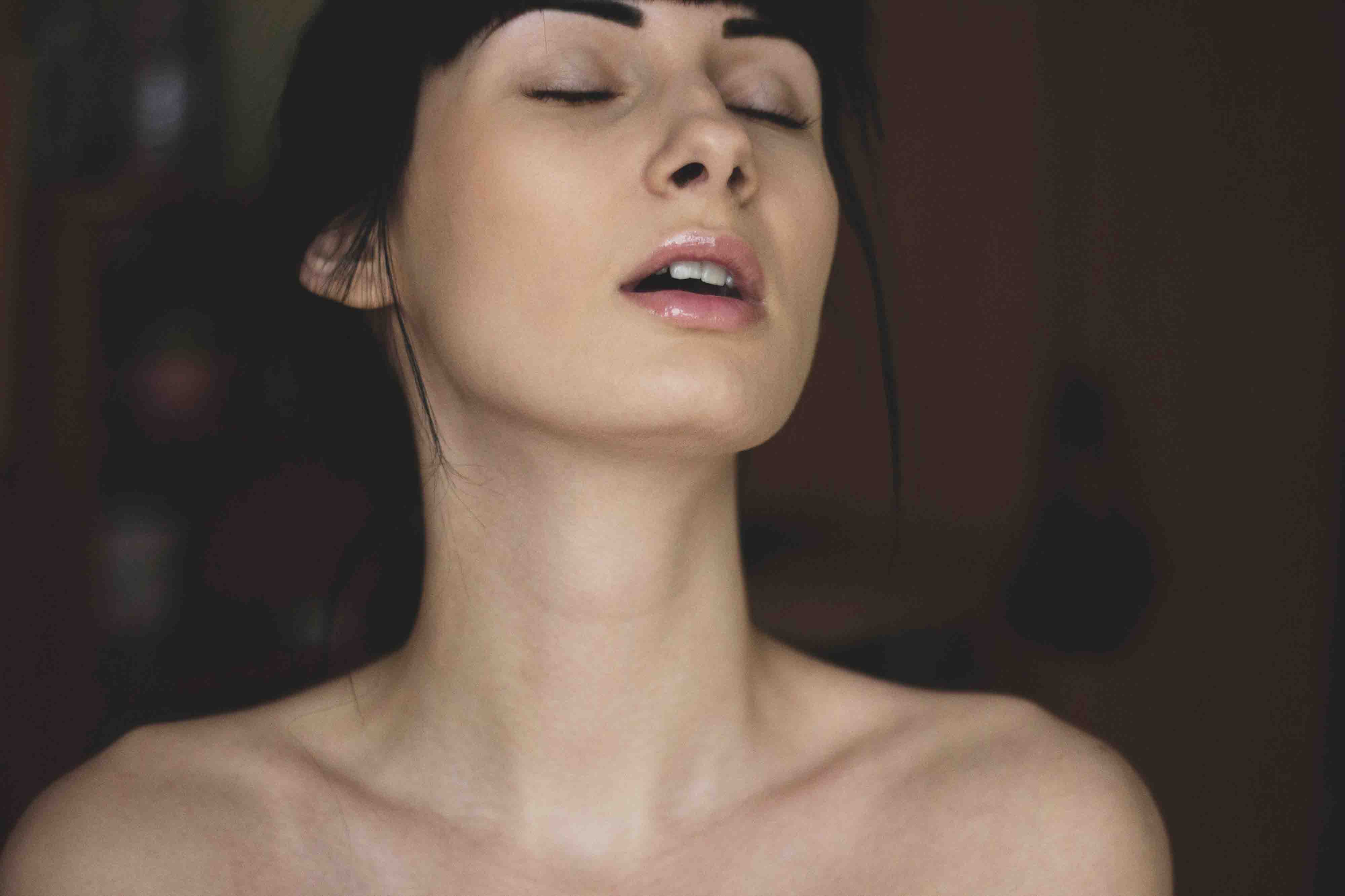 愛前戲技巧：夫妻行房的時間功夫太少，導(dǎo)致女方厭煩