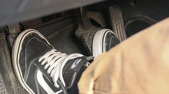 學車科目二倒車入庫技巧圖解_學車技巧倒車入庫_駕校學車倒車技巧