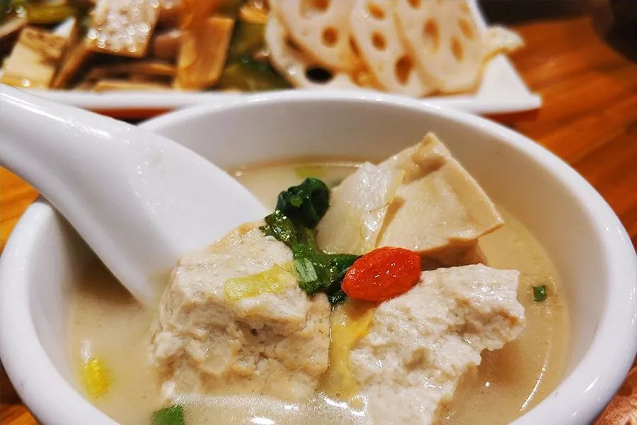 養生又好吃的零食1.葵花子-養顏;2.花生-能防