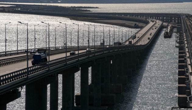 廈漳大橋卡車收費_11·22遼寧大連油罐起火事故_克里米亞大橋起火細節:卡車引燃油罐