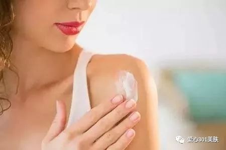 防曬霜正確的涂抹方法_desitin護(hù)臀霜涂抹方法_防曬霜的正確涂抹方法