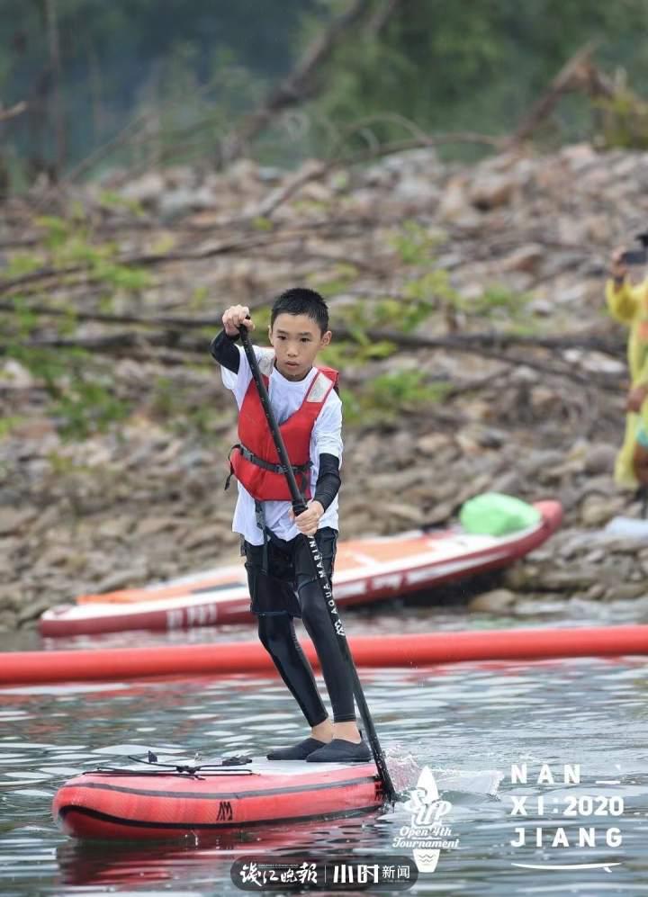 楠溪江12歲男孩露營遇好心人施救兩個兩個人