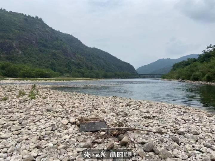 8旬老人救落水男孩_男孩劃槳板救落水者_夢見自己救落水嬰兒