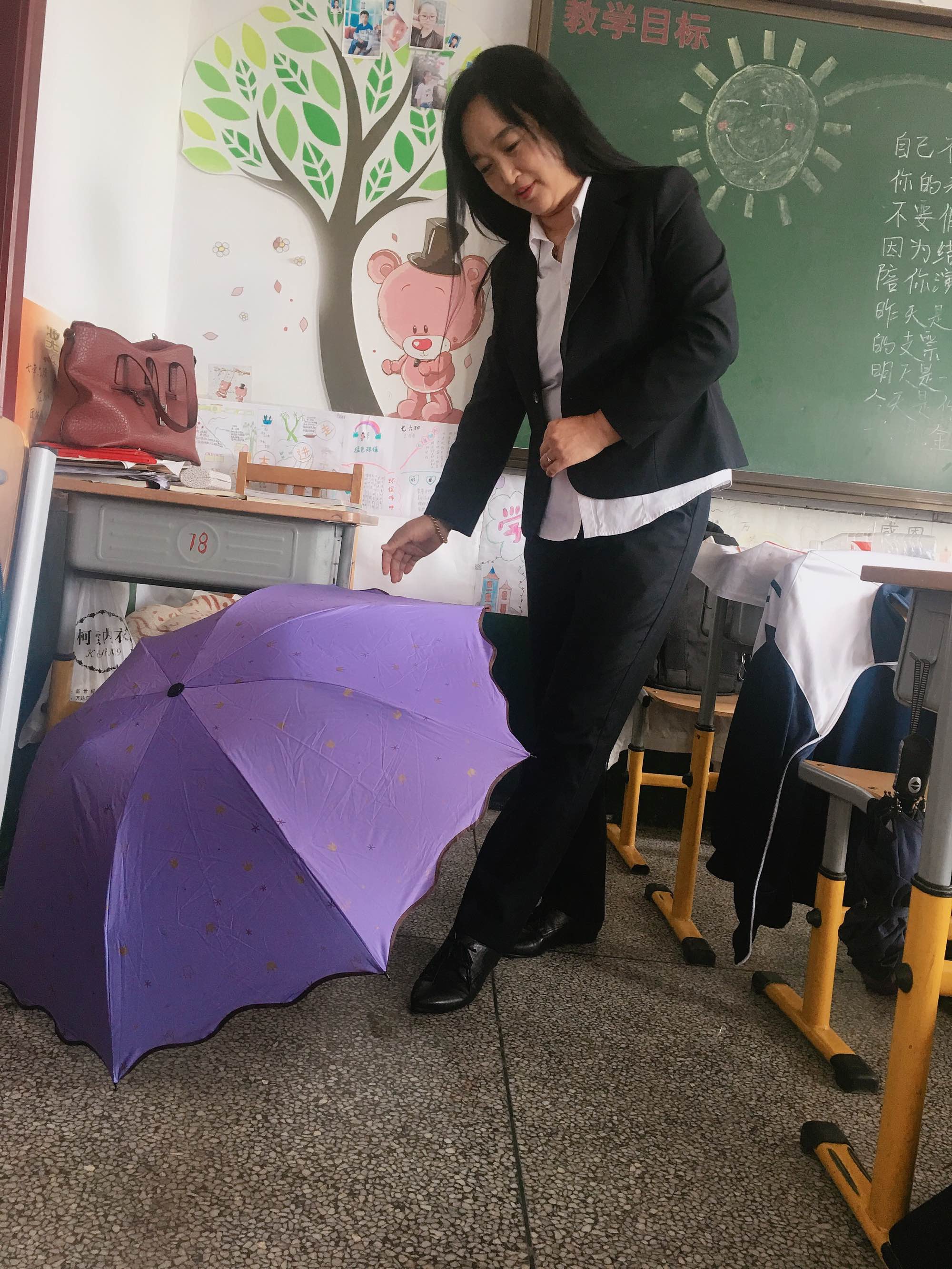 柞樹葉哪收_一中學收學生20元樹葉費 教育局回應_警方回應局長醉駕