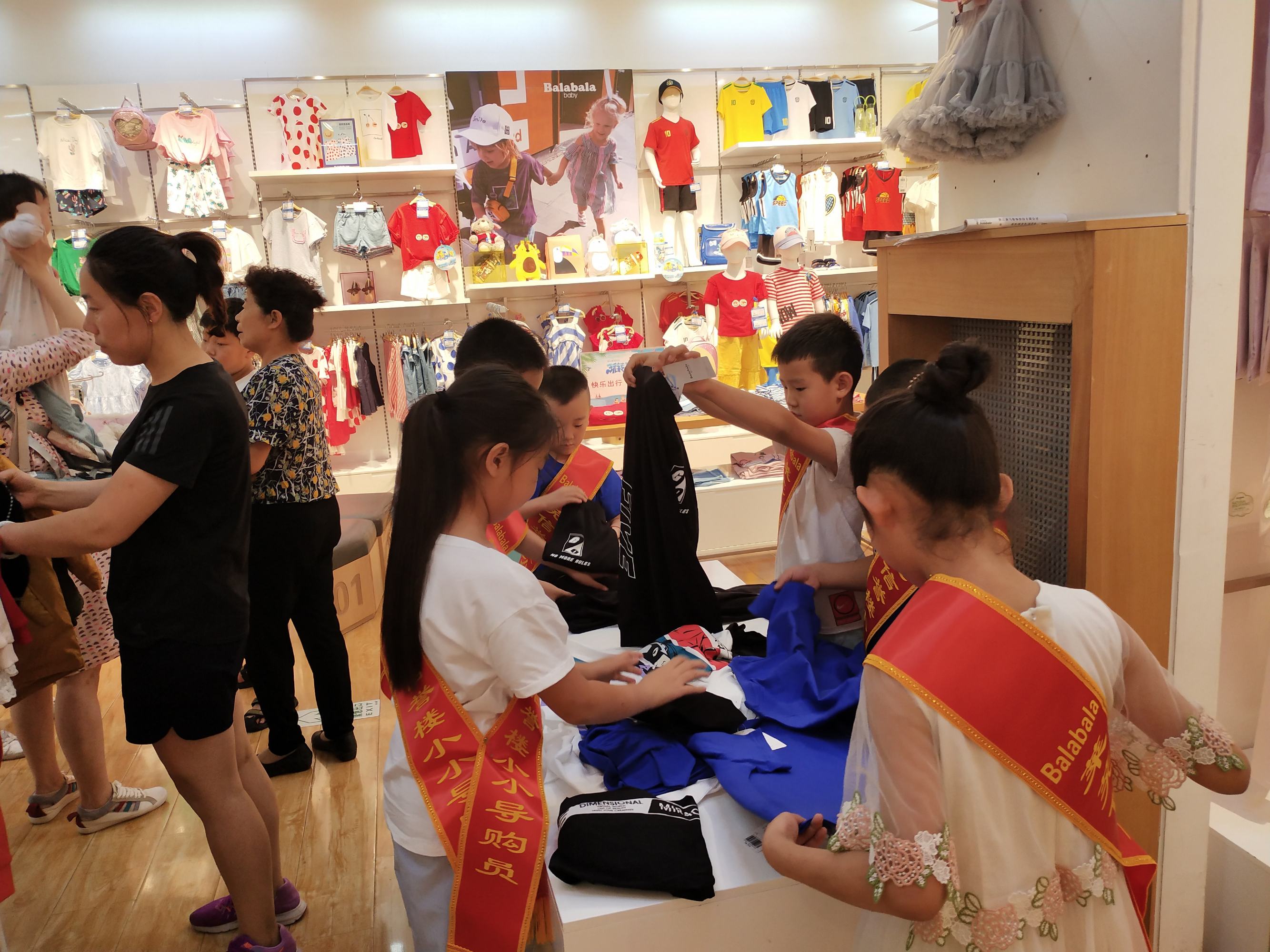 服裝推銷技巧和話術(shù)_建材推銷技巧和話術(shù)_推銷酒水的技巧和話術(shù)