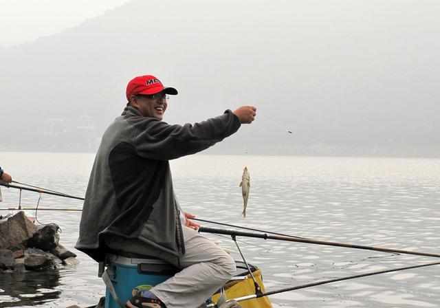 野外釣鯽魚耳料_野外釣鯽魚用什么最好_野外釣鯽魚技巧