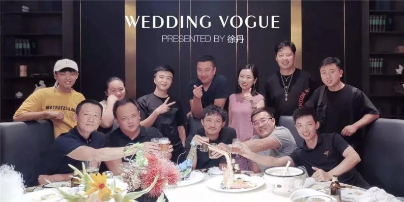 適合90后婚禮播放歌曲_90后個(gè)性婚禮_90后董事長(zhǎng)的婚禮有多會(huì)玩