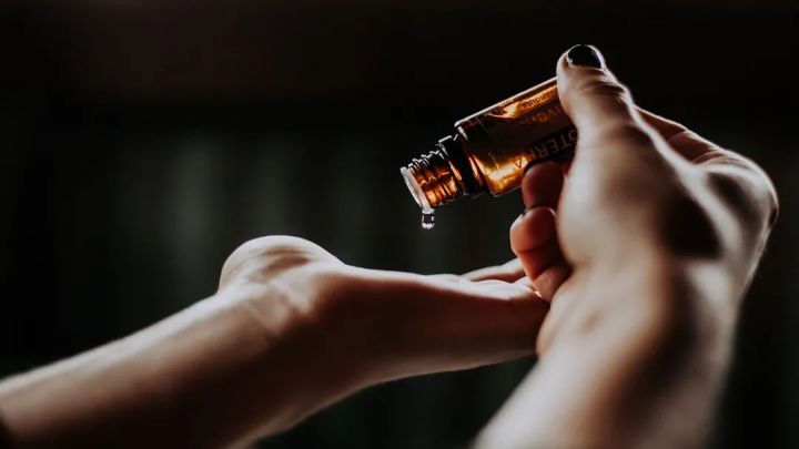 美容院刮痧排毒_眼部刮痧排毒_刮痧排毒方法