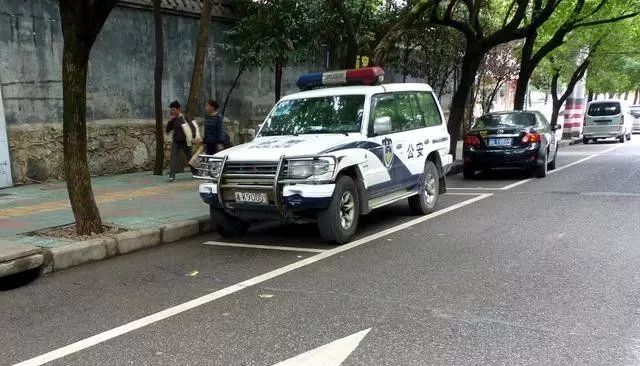 
科目二中側方位停車掛科率僅次于倒庫，別看側方操作圖解