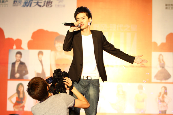 回到老家農(nóng)村 承載鄉(xiāng)愁_甘宇回到四川大竹老家照了全家福_回到老家農(nóng)村的感慨
