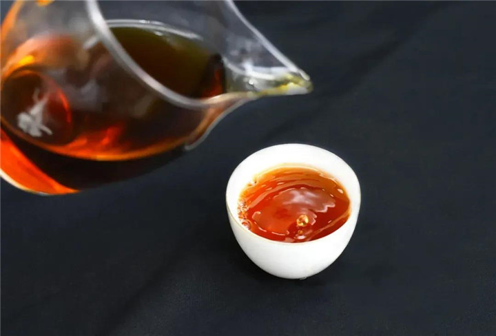 黑茶磚茶中為什么含有那么多茶梗？