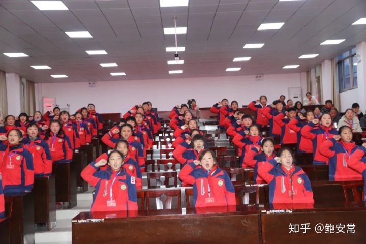 中國少年兒童隊隊歌詞_中國少年先鋒隊知識 十知道_隊知識十知道