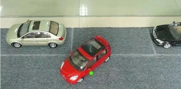 科目2倒車入庫技巧_右側(cè)倒車入庫技巧_倒車入庫左入庫技巧