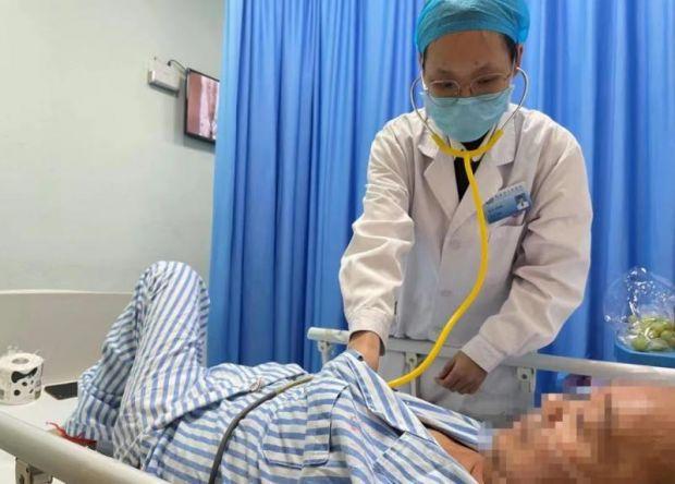 男子心跳停1小時(shí)醫(yī)生持續(xù)搶救成功_心跳呼吸停止搶救80%_男子斷掌超24小時(shí)再植成功