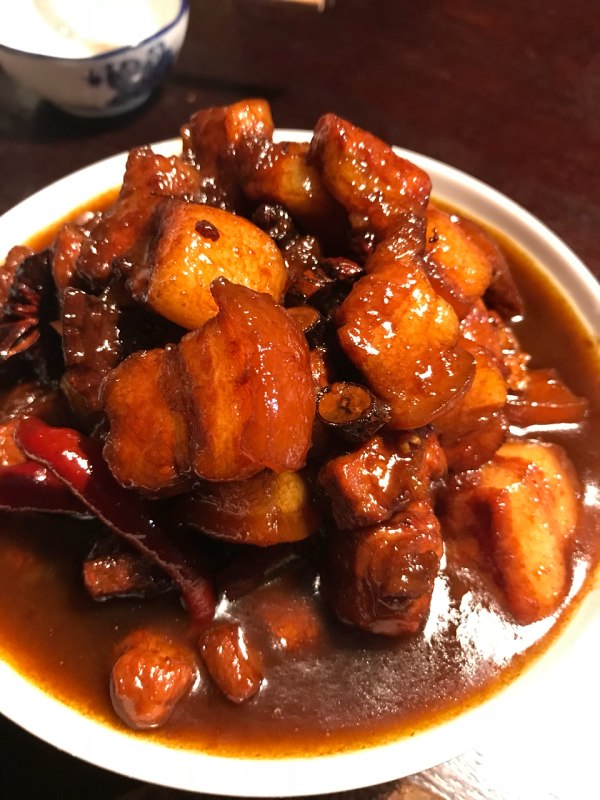 紅燒芋頭肉_紅燒肉的技巧_紅燒油豆腐塞肉