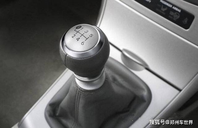 手動擋車怎么換擋技巧_9檔奧龍自卸車換擋技巧_手動檔汽車換擋技巧