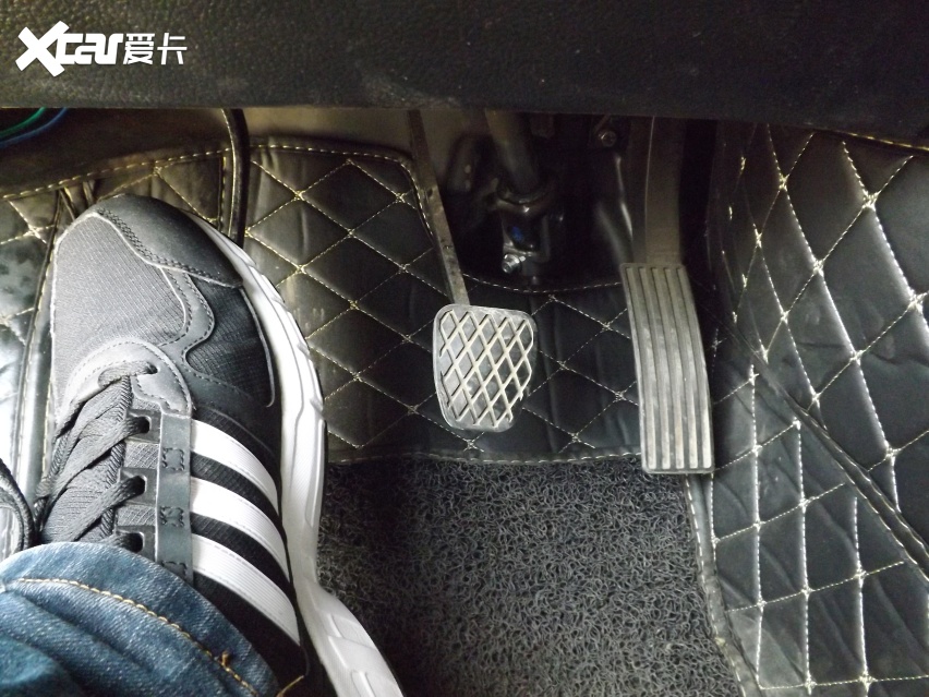手動汽車由3擋可以直接拉到5擋嗎_手動擋剎車技巧_6擋手動技術