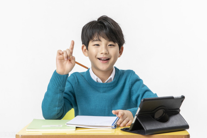 小升初作文技巧篇_為什么小王從初一到初三就學了一篇課文_初一寫小狗的作文600字