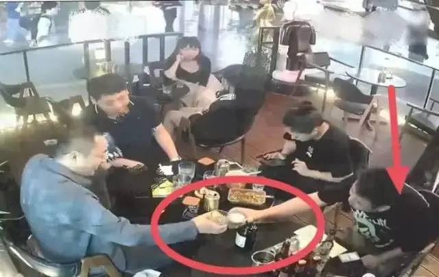 長沙警方回應(yīng)22歲女生乘網(wǎng)約車失聯(lián)_男子酒吧騷擾鄰桌女生 警方回應(yīng)_重慶警方回應(yīng)男子跳橋砸死老人